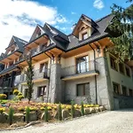 Gold Hotel