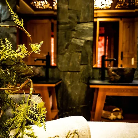 غولد فندق 4*